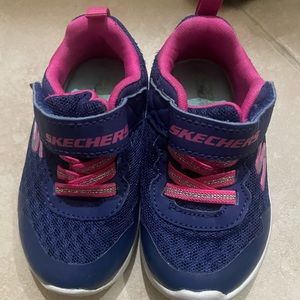 Baby girls Sketchers sneakers